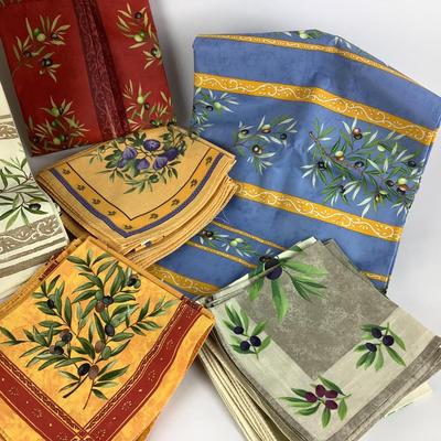 K726 Le Cigale French Table Linens with Acrylic Coating