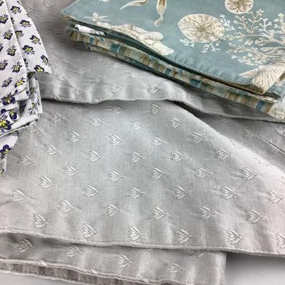 K727 Blue and White Creation Marignan & Emile Michel Tablecloth Linens