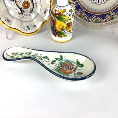 K738 Italian Pottery Lot