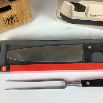 K745 Large Lot of HENCKELS Knives with Chefs Choice Sharpener