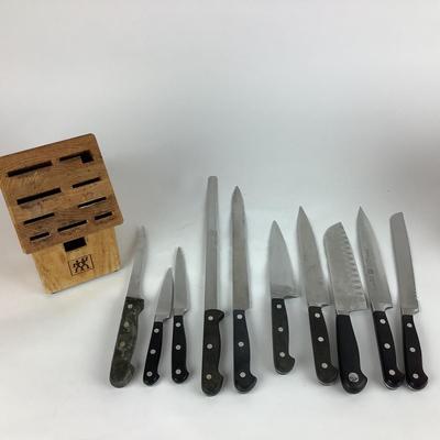 K745 Large Lot of HENCKELS Knives with Chefs Choice Sharpener