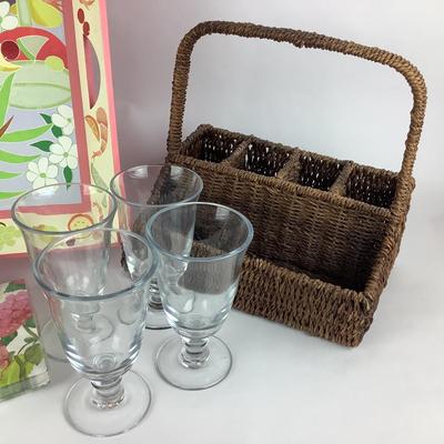 K746 Entertainment Lot: Wooden Serving Platter with Utensils, Ice tea Goblets, Napkins