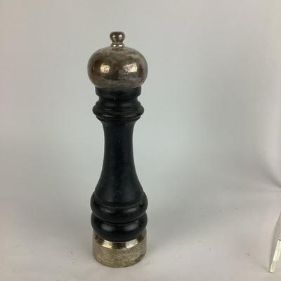 K817 Large 9.5" Sterling Pepper Grinder