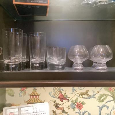 K819 Large Lot of Glassware