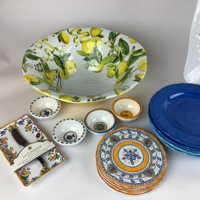 K824 Large Lot of Melamine Serving Trays, Bowls and more