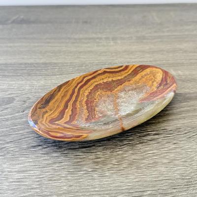 LOT 4K: Exquisite Marble Glass Dishes