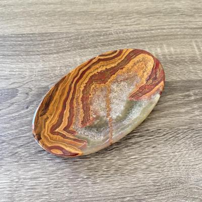 LOT 4K: Exquisite Marble Glass Dishes