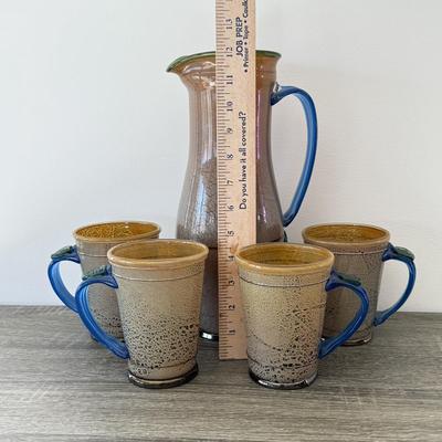LOT 19K: Exquisite Art Glass Pitcher w/ 4 Matching Mugs