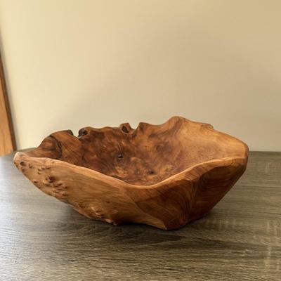 LOT 20K: Wooden Bowls: Large Flat Cut & Set of Salad Bowls