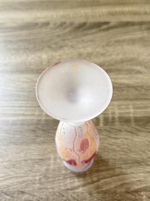 LOT 90K: Beautiful Frosted Glass Flutes w/ Interesting Drip Design