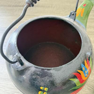LOT 91K: 1994 Artist Johnny Claypoole Signed Hand Painted Cast Iron Kettle
