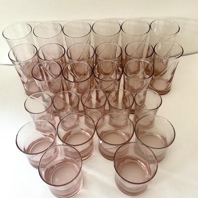 LOT 94K: Set of Pink Swirl Glasses in 4 Sizes