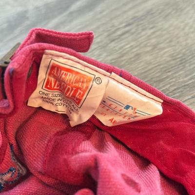 LOT 115K: MLB Philadelphia Phillies Baseball Caps