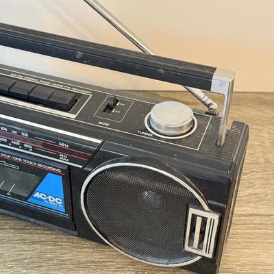 LOT 146F: Sanyo Radio Cassette Player Model M7030