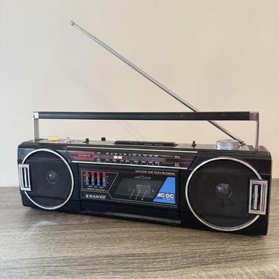 LOT 146F: Sanyo Radio Cassette Player Model M7030