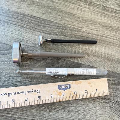 LOT 147K: Kitchen Thermometers incl. Glass Candy & Deep Fry