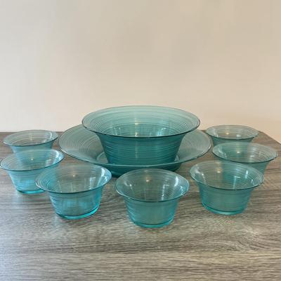 LOT 148K: Beautiful Bormioli Rocco Teal Glass Bowl Set