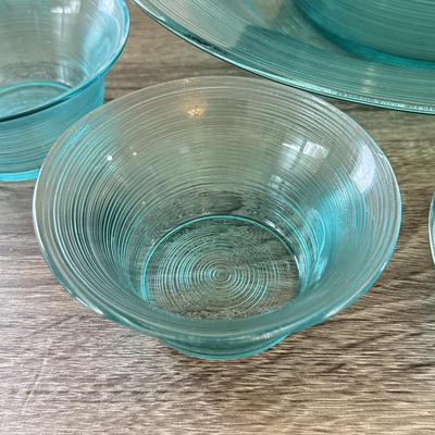 LOT 148K: Beautiful Bormioli Rocco Teal Glass Bowl Set