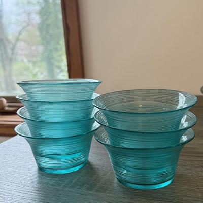 LOT 148K: Beautiful Bormioli Rocco Teal Glass Bowl Set