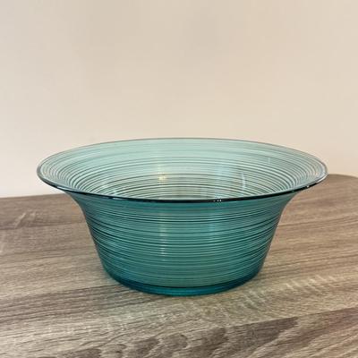 LOT 148K: Beautiful Bormioli Rocco Teal Glass Bowl Set