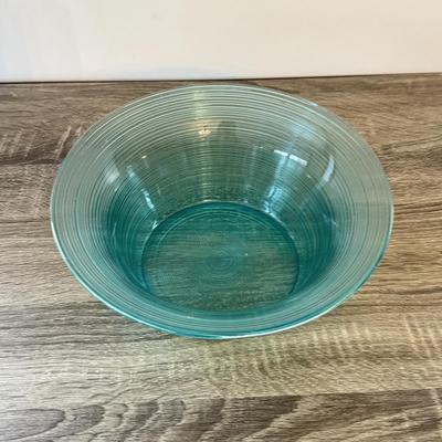 LOT 148K: Beautiful Bormioli Rocco Teal Glass Bowl Set