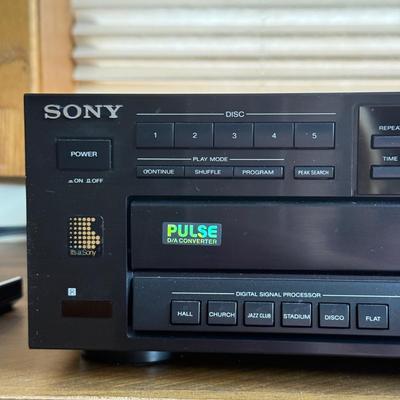 LOT 150F: Sony CD Player Model CDP-C615