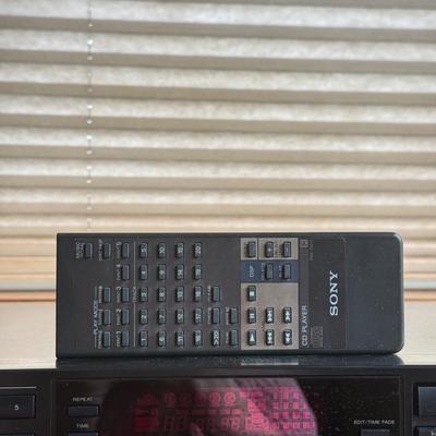 LOT 150F: Sony CD Player Model CDP-C615