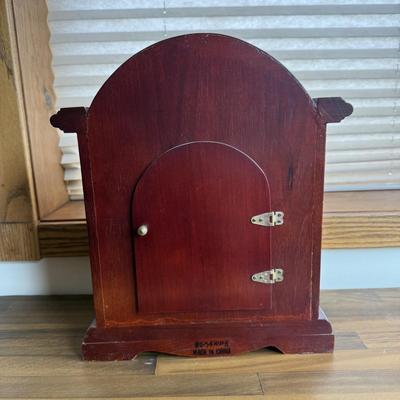 LOT 154F: Strausburg Manor Tempus Fugit Quartz Mantle Clock