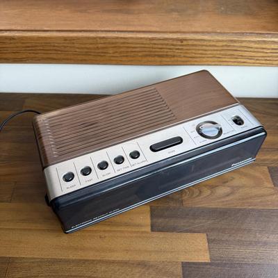 LOT 155F: Vintage Panasonic Clock Radio Model RC 200