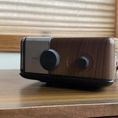 LOT 155F: Vintage Panasonic Clock Radio Model RC 200