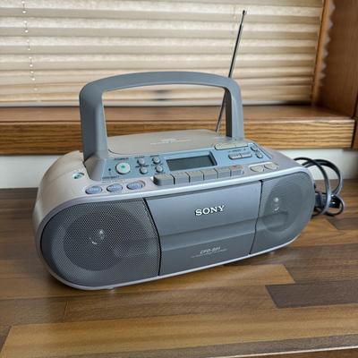 LOT 156F: Sony CD Radio Cassette-Corder Model CFD-S01