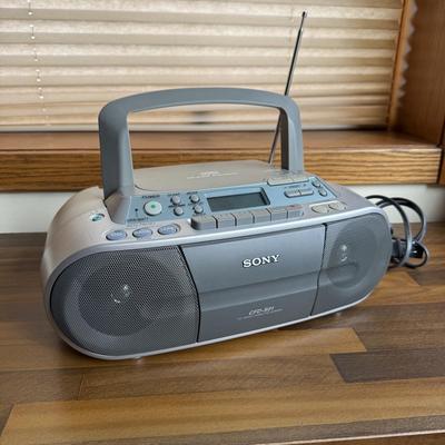 LOT 156F: Sony CD Radio Cassette-Corder Model CFD-S01