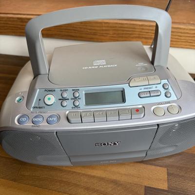 LOT 156F: Sony CD Radio Cassette-Corder Model CFD-S01