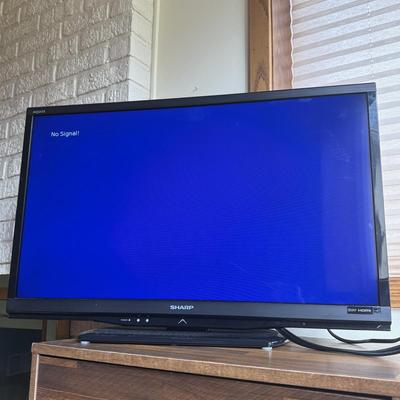 LOT 158F: Sharp 32” LCD TV Model LC-32LE450U