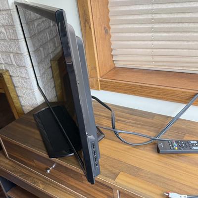 LOT 158F: Sharp 32” LCD TV Model LC-32LE450U