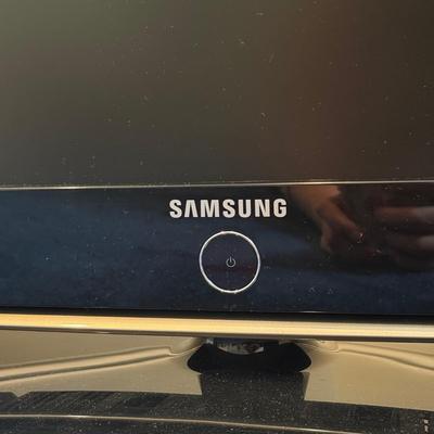 LOT 159F: Samsung TV Model LN-T2342H