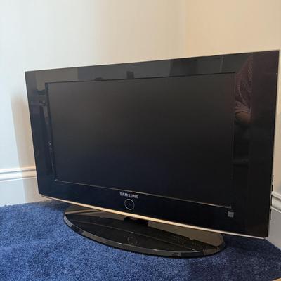 LOT 159F: Samsung TV Model LN-T2342H