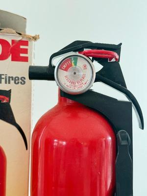 LOT 184F: Kidde Escape Ladder & Fire Extinguisher w/ Boxes