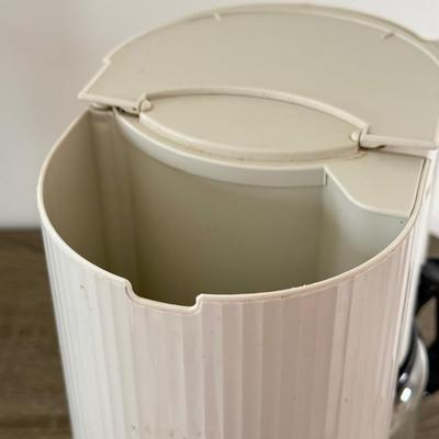 LOT 187K: Coffee Collection: Milk Frothing Machine, Coffee Maker & More