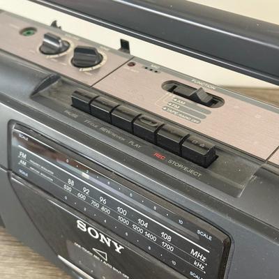 LOT 189: Sony Radio Cassette Player CFS-201