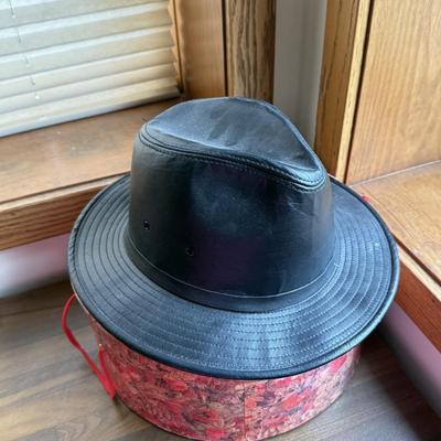 LOT 199: Fancy Hats: Henschel Hat Co & Wool