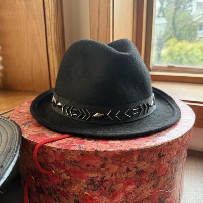 LOT 199: Fancy Hats: Henschel Hat Co & Wool