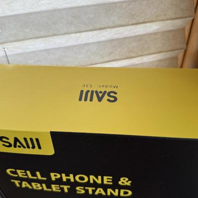 LOT 223X: Phone and Tablet Accessories: Dell Lattitude 7320 Detachable Action Pen, Otterbox Case, Credit Card Mobile Charger, PNC...