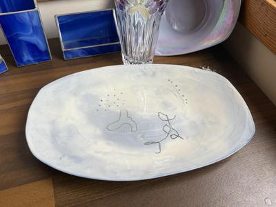 LOT 227: Signed Kathleen Ryan Iridescent Bowl, Mini Green Glass Vase, Blue Stained Glass Pieces & More