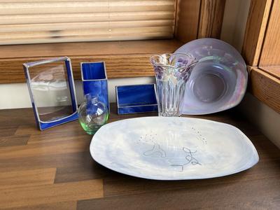 LOT 227: Signed Kathleen Ryan Iridescent Bowl, Mini Green Glass Vase, Blue Stained Glass Pieces & More