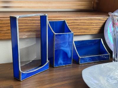 LOT 227: Signed Kathleen Ryan Iridescent Bowl, Mini Green Glass Vase, Blue Stained Glass Pieces & More