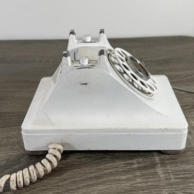 LOT 230: Vintage Western Electric Company Telephone