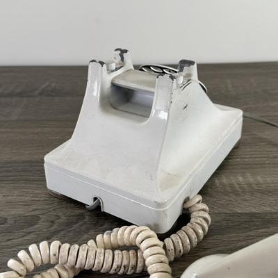 LOT 230: Vintage Western Electric Company Telephone