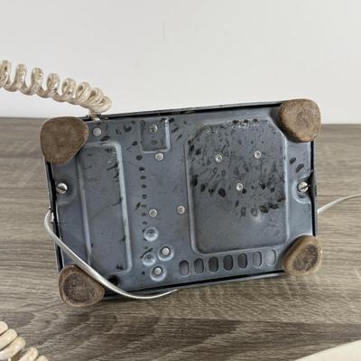LOT 230: Vintage Western Electric Company Telephone