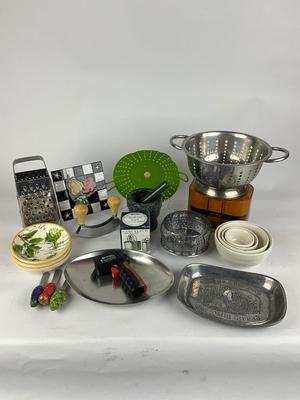 K847 Miscellaneous Kitchen Lot